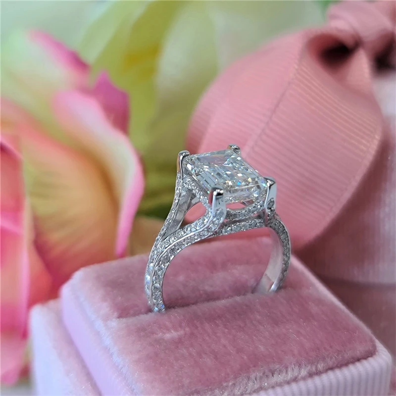 RandH 2.5CARAT 9×7mm Emerald Cut Setting Moissanite Ring Solid 14K White Gold Gift For Anniversary Split Shark Fine Jewelry
RandH 2.5CARAT 9×7mm Emerald Cut Setting Moissanite Ring Solid 14K White Gold Gift For Anniversary Split Shark Fine Jewelry