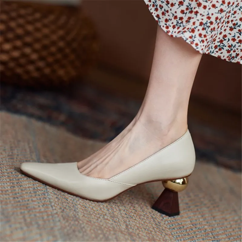Fanyuan 2021 Fashion Women Shoes High Heels Pumps Female Concise Designer High Heels Pumps Genuine Leather Wedding Shoes Woman
Fanyuan 2021 Fashion Women Shoes High Heels Pumps Female Concise Designer High Heels Pumps Genuine Leather Wedding Shoes Woman