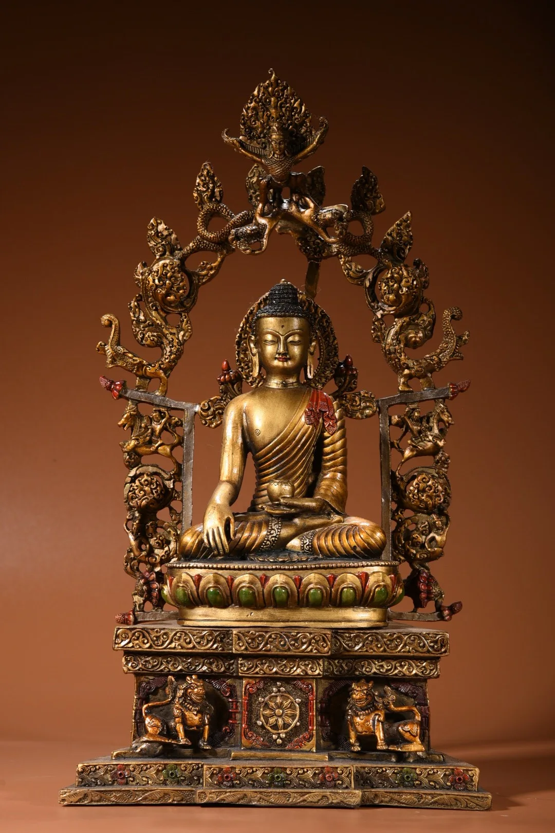 16"Chinese temple collection Old Bronze Painted Three-body Shakyamuni Buddha Back light Sitting Buddha Ornaments Town House
16"Chinese temple collection Old Bronze Painted Three-body Shakyamuni Buddha Back light Sitting Buddha Ornaments Town House