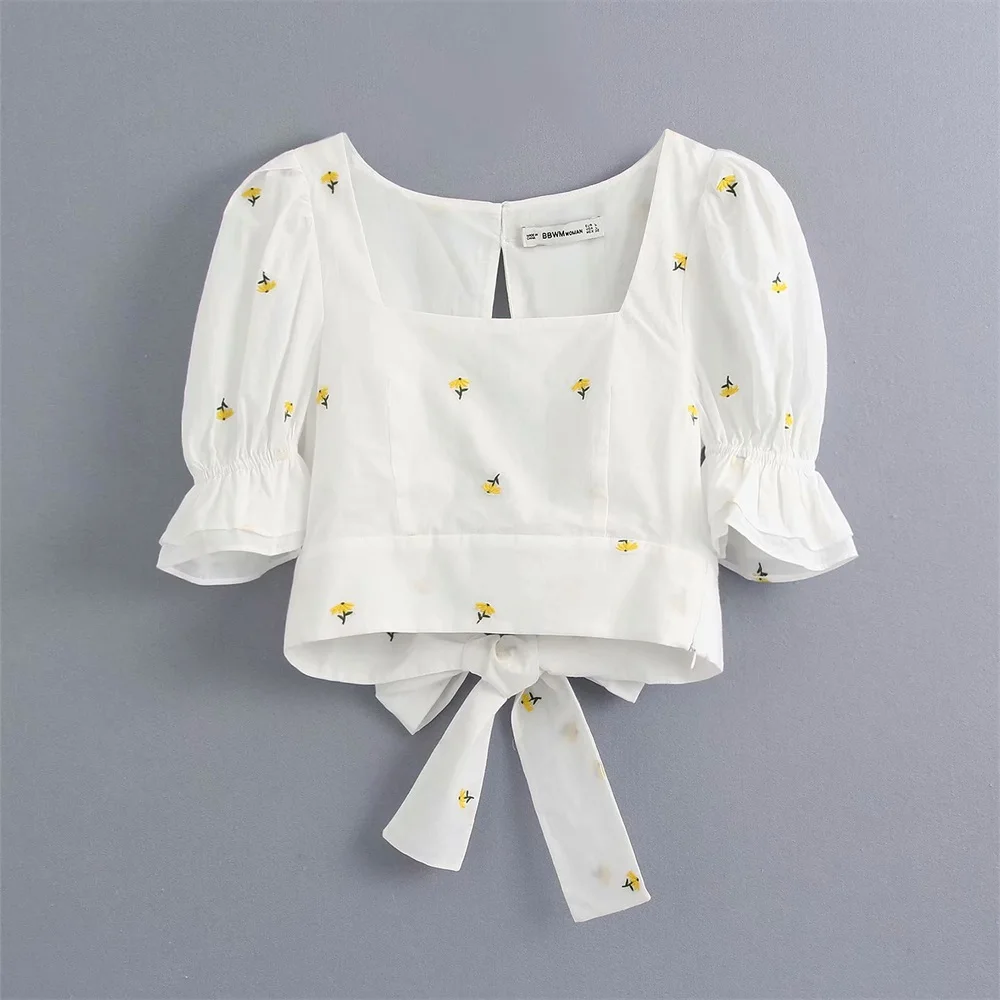 2021 New Summer Women's French Square Collar Short Sleeve Casual Embroidery Thread Pattern Bubble Sleeve Short Shirt 
2021 New Summer Women's French Square Collar Short Sleeve Casual Embroidery Thread Pattern Bubble Sleeve Short Shirt