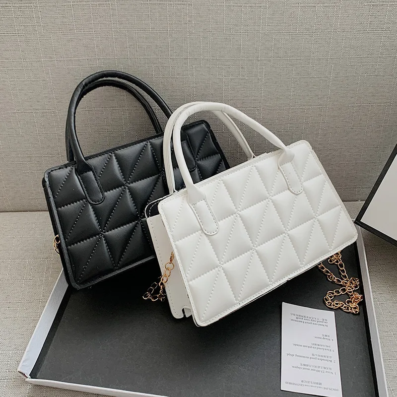 2021 Simple Woman Chain Messenger Bag Rhombic Quilted Shoulder Bag Zipper Shoulder Strap Lady Messenger Phone Small Square Bag
2021 Simple Woman Chain Messenger Bag Rhombic Quilted Shoulder Bag Zipper Shoulder Strap Lady Messenger Phone Small Square Bag