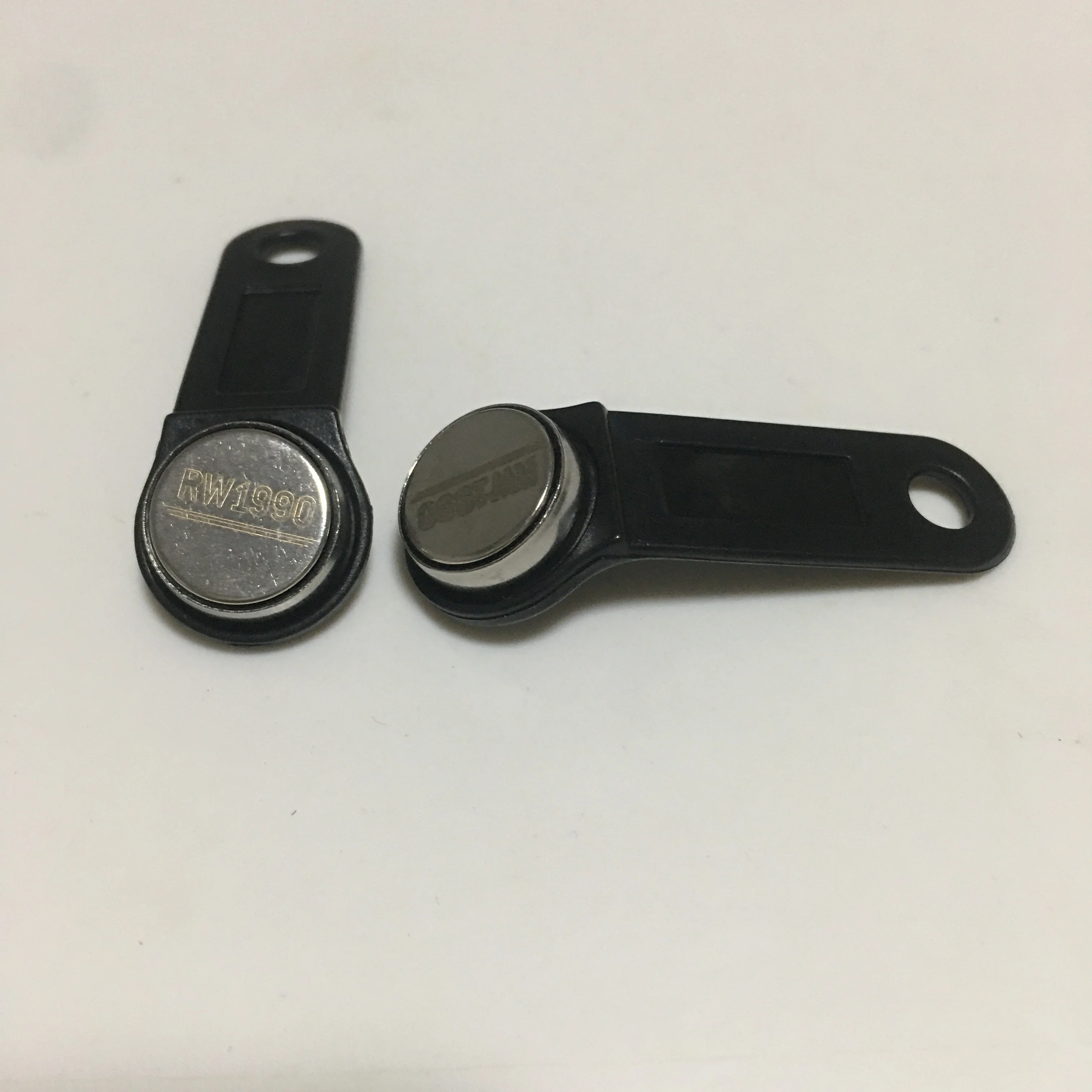 Оптовая продажа, 10000 шт. перезаписываемых кнопок iButton RW1990, копировальных кнопок ibutton DS1990R
Оптовая продажа, 10000 шт. перезаписываемых кнопок iButton RW1990, копировальных кнопок ibutton DS1990R