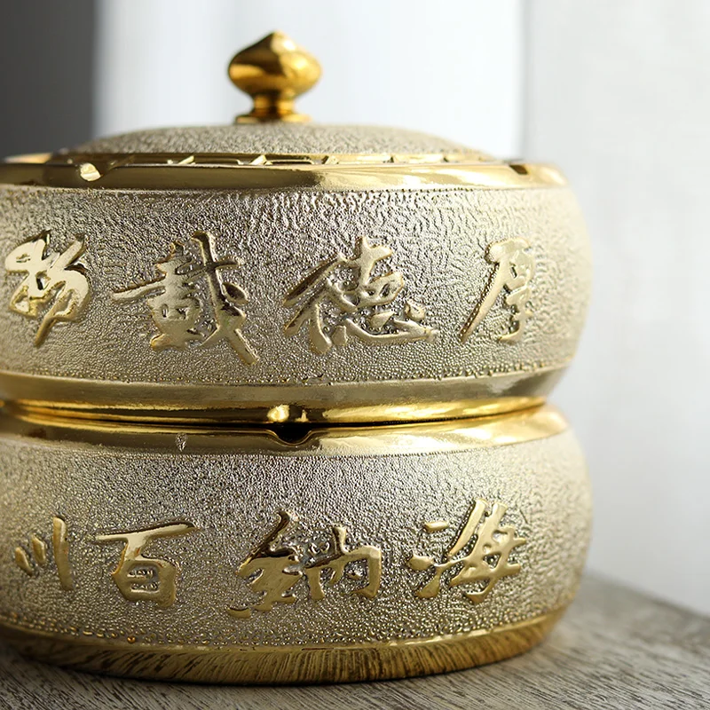Gold Black Ceramic Ashtray Creative Personality Fashion Windproof Large Living Room Home Office European Style
Gold Black Ceramic Ashtray Creative Personality Fashion Windproof Large Living Room Home Office European Style