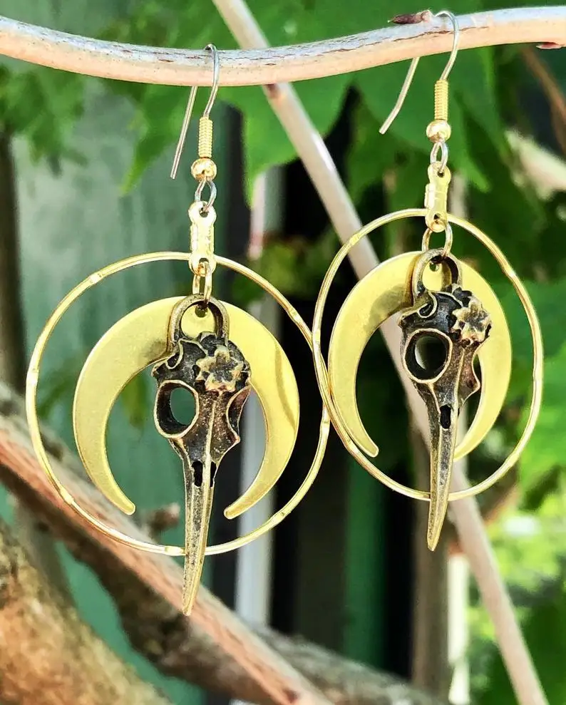 Raven Skull Earrings / Moon Earrings / Bohemian Inspired / Rustic Earthy Jewelry / Bird Bone Jewelry / Hoop Earrings
Raven Skull Earrings / Moon Earrings / Bohemian Inspired / Rustic Earthy Jewelry / Bird Bone Jewelry / Hoop Earrings