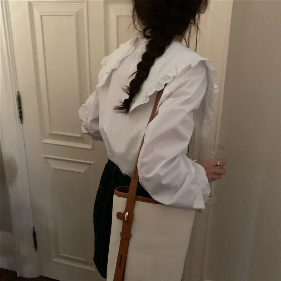 SuperAen 2021 New Design Lace Peter Pan Collar Pleated Fashion Solid Full White Shirts Women Tops
SuperAen 2021 New Design Lace Peter Pan Collar Pleated Fashion Solid Full White Shirts Women Tops