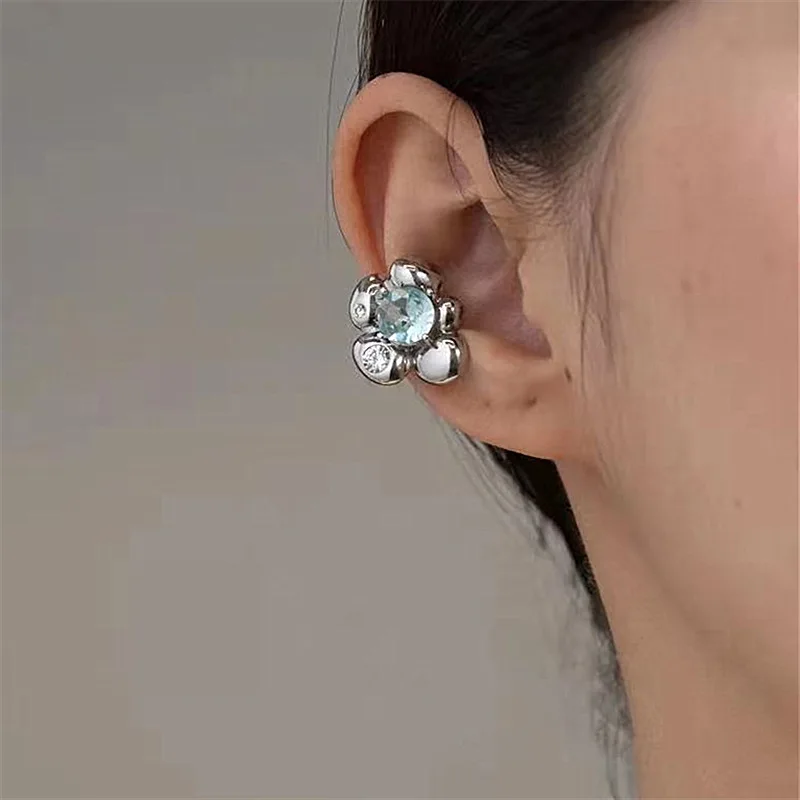Flower Rhinestone Ear Clip No Pierced Female Ear Buckle Temperament High Sense Ear Bone Clip Earrings Hook Party Jewelry
Flower Rhinestone Ear Clip No Pierced Female Ear Buckle Temperament High Sense Ear Bone Clip Earrings Hook Party Jewelry