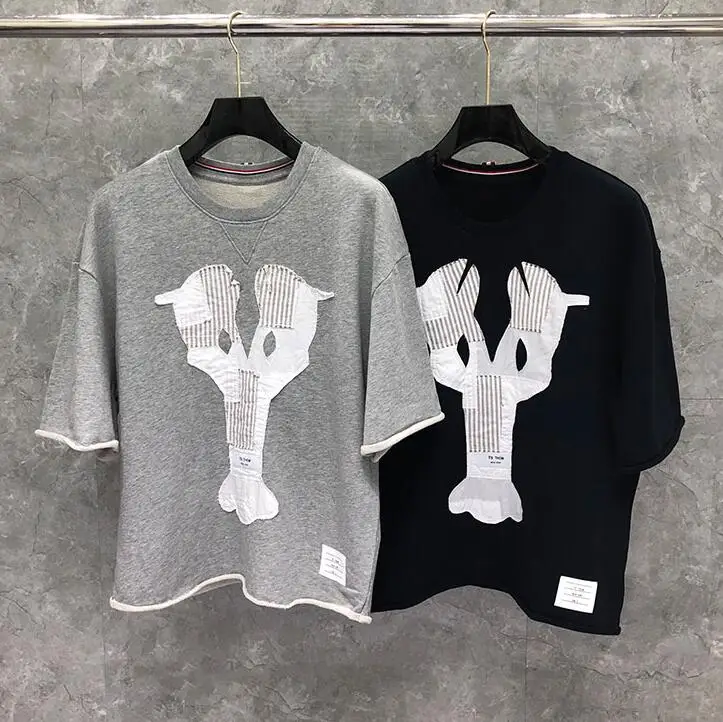 2021 Fashion Brand T-Shirt Men Patch Hole Loose Men's Clothing Hip Hop Bat Half Sleeve Summer O-neck Cotton Shirts
2021 Fashion Brand T-Shirt Men Patch Hole Loose Men's Clothing Hip Hop Bat Half Sleeve Summer O-neck Cotton Shirts