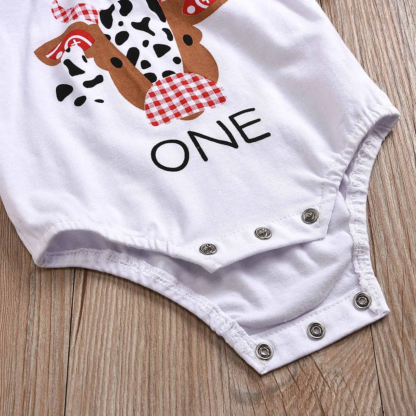 3Pcs Newborn Baby Girl Clothes Set Summer Flutter Sleeve Cartoon Cow Romper Tops Flared Pants Headband Infant Clothing Outfit
3Pcs Newborn Baby Girl Clothes Set Summer Flutter Sleeve Cartoon Cow Romper Tops Flared Pants Headband Infant Clothing Outfit