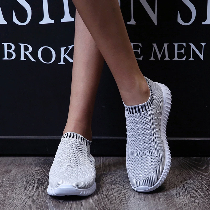 Women's sleeve new breathable sports shoes spring, summer and autumn plus size comfortable vulcanized shoes 2021
Women's sleeve new breathable sports shoes spring, summer and autumn plus size comfortable vulcanized shoes 2021