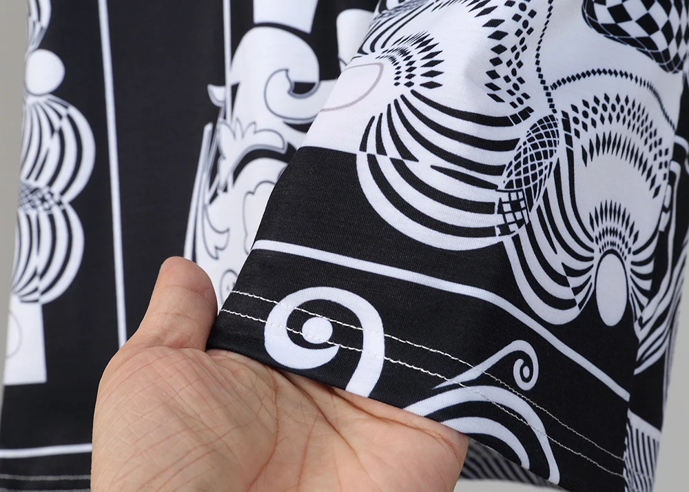 2021 Cotton T-shirt With Black and White Geometry Print Summer New T-shirt Men Plus Size Thin Tees High Quality Brand Clothing
2021 Cotton T-shirt With Black and White Geometry Print Summer New T-shirt Men Plus Size Thin Tees High Quality Brand Clothing