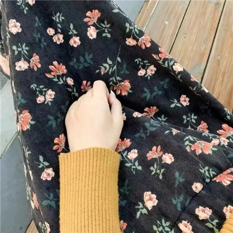 2021 New Fashion Corduroy A-Line Print Skirt Office Lady Big Size Vintage Skirt High Waist Mid-Calf Elegant Female Floral Skirt
2021 New Fashion Corduroy A-Line Print Skirt Office Lady Big Size Vintage Skirt High Waist Mid-Calf Elegant Female Floral Skirt