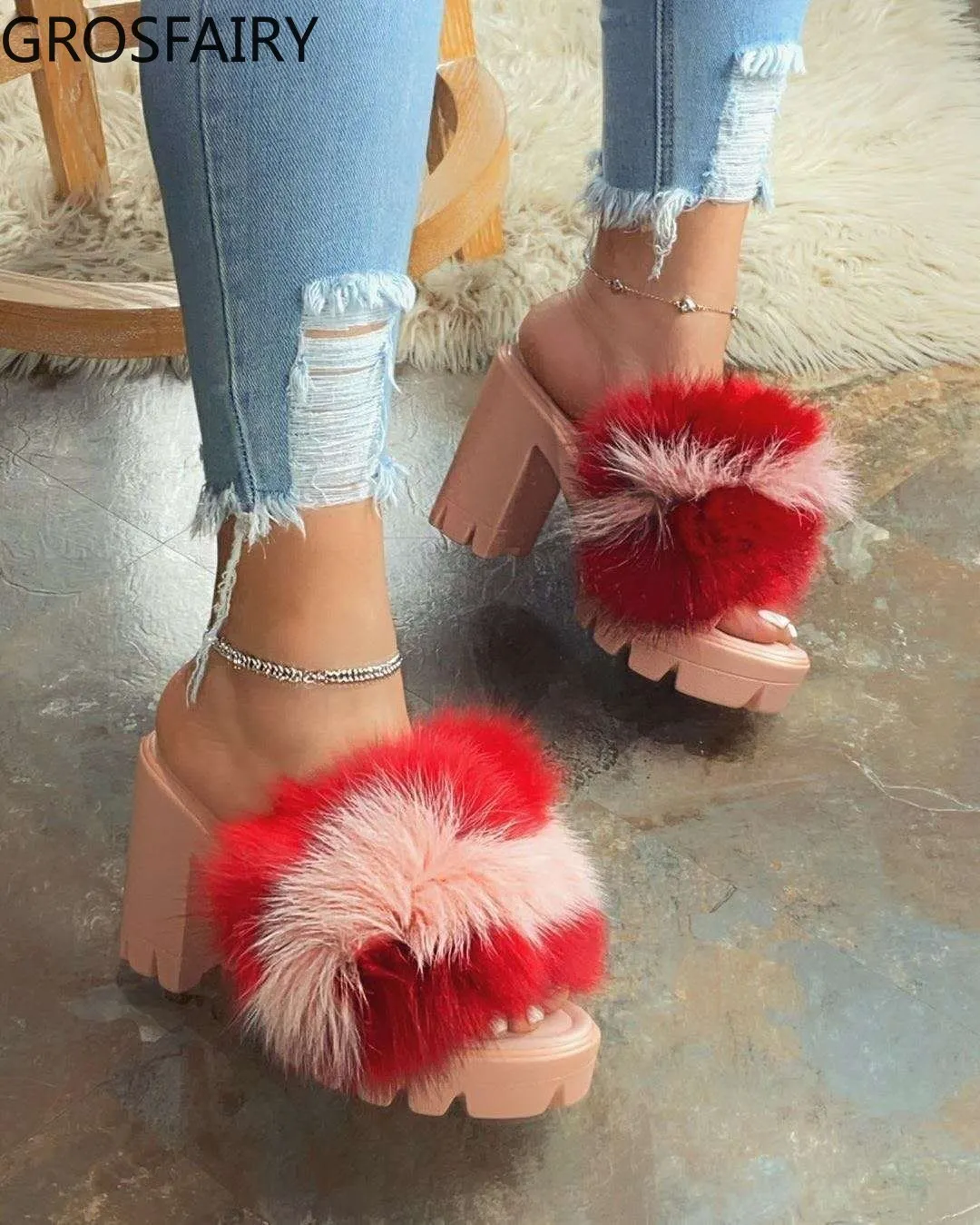 Women's Sexy Color Matching High-heeled Hairy Slippers Women Plus Size Sandals and Slippers Beautiful Slippers Women
Women's Sexy Color Matching High-heeled Hairy Slippers Women Plus Size Sandals and Slippers Beautiful Slippers Women