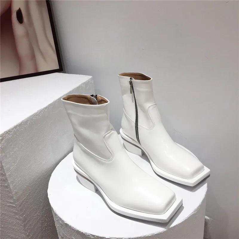 style women's square head thick shoes soled women's shoes 2021 new short boots versatile show thin women's boots
style women's square head thick shoes soled women's shoes 2021 new short boots versatile show thin women's boots