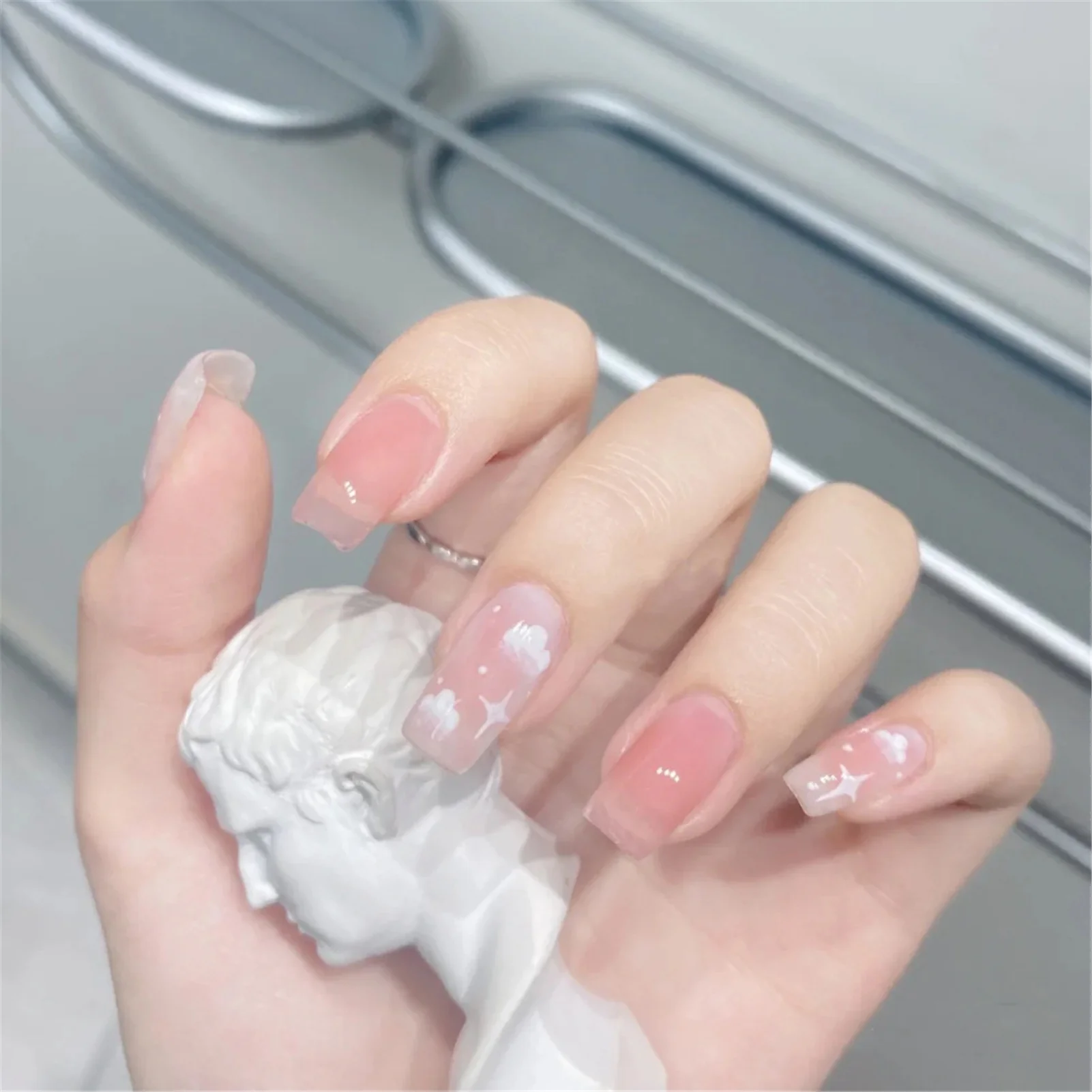 24pcs Cloud Shape Wear Long Paragraph Fashion Manicure Patch False Nails Save Time Wearable Nail Patch TO
24pcs Cloud Shape Wear Long Paragraph Fashion Manicure Patch False Nails Save Time Wearable Nail Patch TO