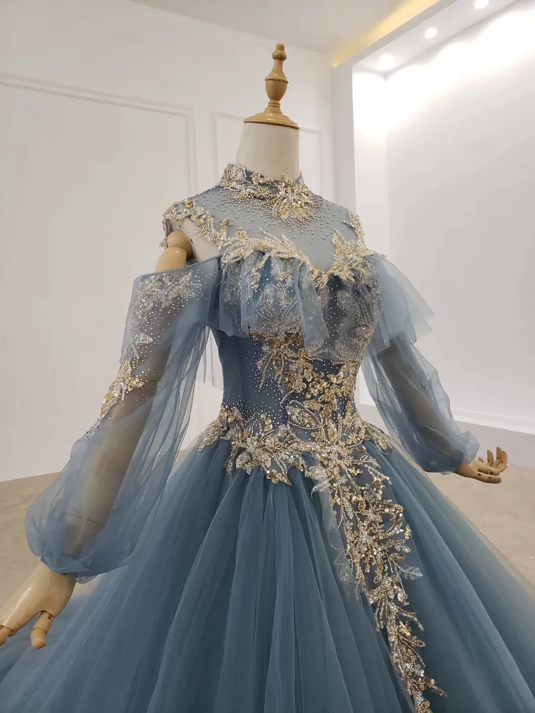 Gorgeous Beaded Puffy Sleeves Prom Dresses 2020 Luxury Gray Blue Tulle Beads Crystals Pearls Prom Dress Prom Gowns Abendkleider
Gorgeous Beaded Puffy Sleeves Prom Dresses 2020 Luxury Gray Blue Tulle Beads Crystals Pearls Prom Dress Prom Gowns Abendkleider