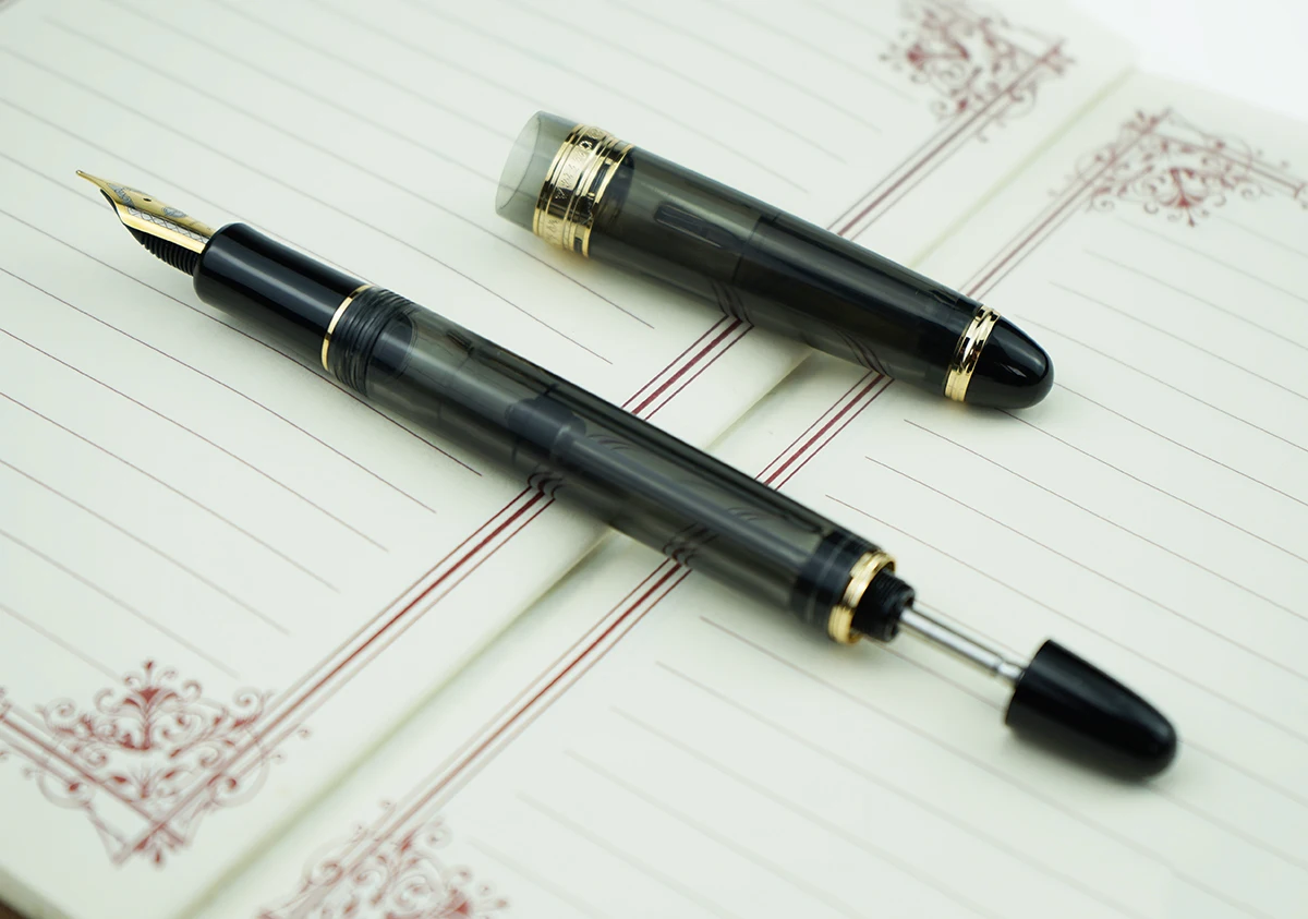 

Ручка перьевая Yongsheng 699 с вакуумным наполнением, акриловая, прозрачная, темная, однотонная, EF/F/M/фоторучка с футляром, офисная, подарочная руч...
