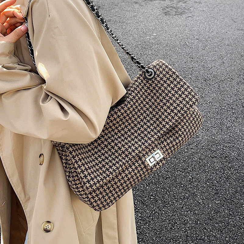 Small Houndstooth Woolen Cloth Crossbody Bag For Women 2022 Winter High-quality Designer Handbag Luxury Shoulder
Small Houndstooth Woolen Cloth Crossbody Bag For Women 2022 Winter High-quality Designer Handbag Luxury Shoulder