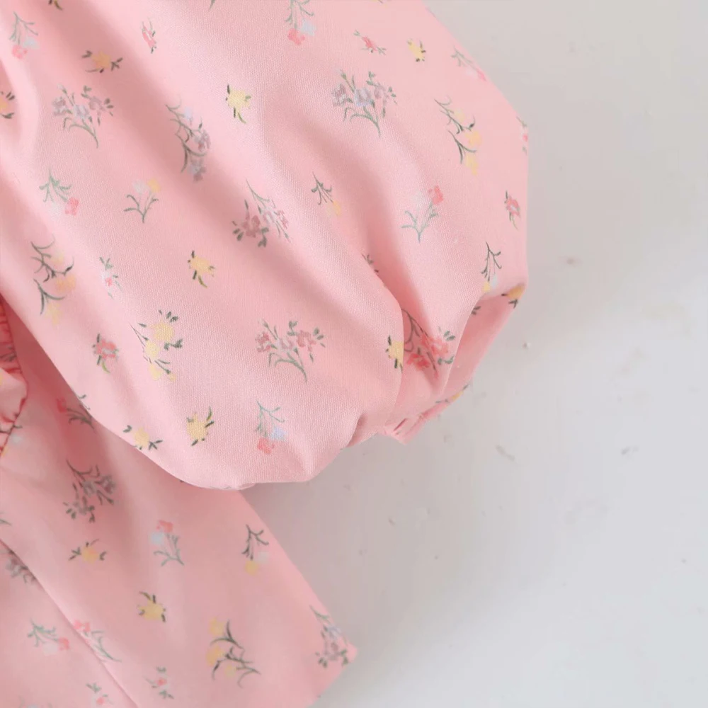Summer bow pink floral print retro puff sleeve tight-fitting shirt short cropped French square collar top short-sleeved blouse
Summer bow pink floral print retro puff sleeve tight-fitting shirt short cropped French square collar top short-sleeved blouse