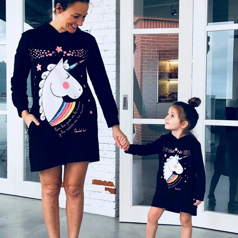 New Spring Women Girls Hooded Dress 2022 Casual Loose Long Sleeve Matching Mother Daughter Clothes Mommy And Me Sweatshirt Dress
New Spring Women Girls Hooded Dress 2022 Casual Loose Long Sleeve Matching Mother Daughter Clothes Mommy And Me Sweatshirt Dress