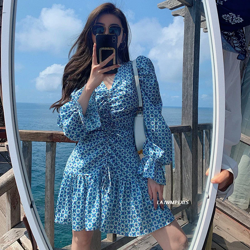 A-Line long Sleeve Women Print Dress Slim Waist-Up Satin Dresses V-Neck Pleated Dress Short Chic Flowers Pattern
A-Line long Sleeve Women Print Dress Slim Waist-Up Satin Dresses V-Neck Pleated Dress Short Chic Flowers Pattern