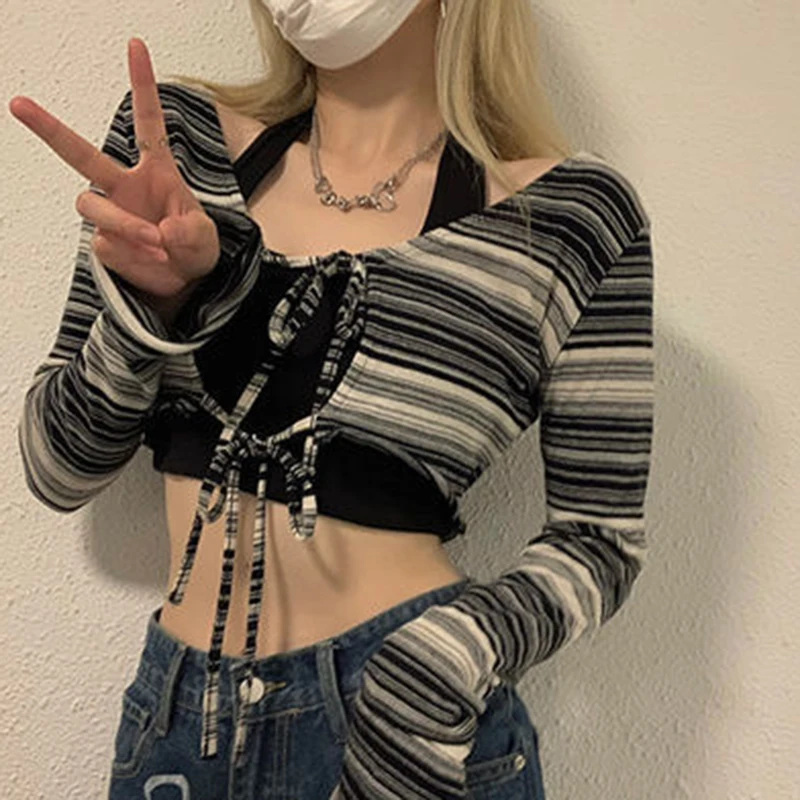 Mall Goth Irregular Stripes Print Dark Women's T-Shirts Y2K Punk Harajuku Crop Top Clothes Tee Bandage Two-Piece Summer Korean
Mall Goth Irregular Stripes Print Dark Women's T-Shirts Y2K Punk Harajuku Crop Top Clothes Tee Bandage Two-Piece Summer Korean