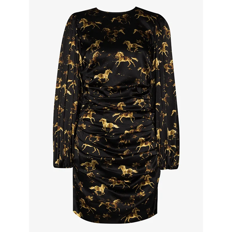 2021 spring and summer new black waist printed horse bag hip fold lantern sleeve dress
2021 spring and summer new black waist printed horse bag hip fold lantern sleeve dress