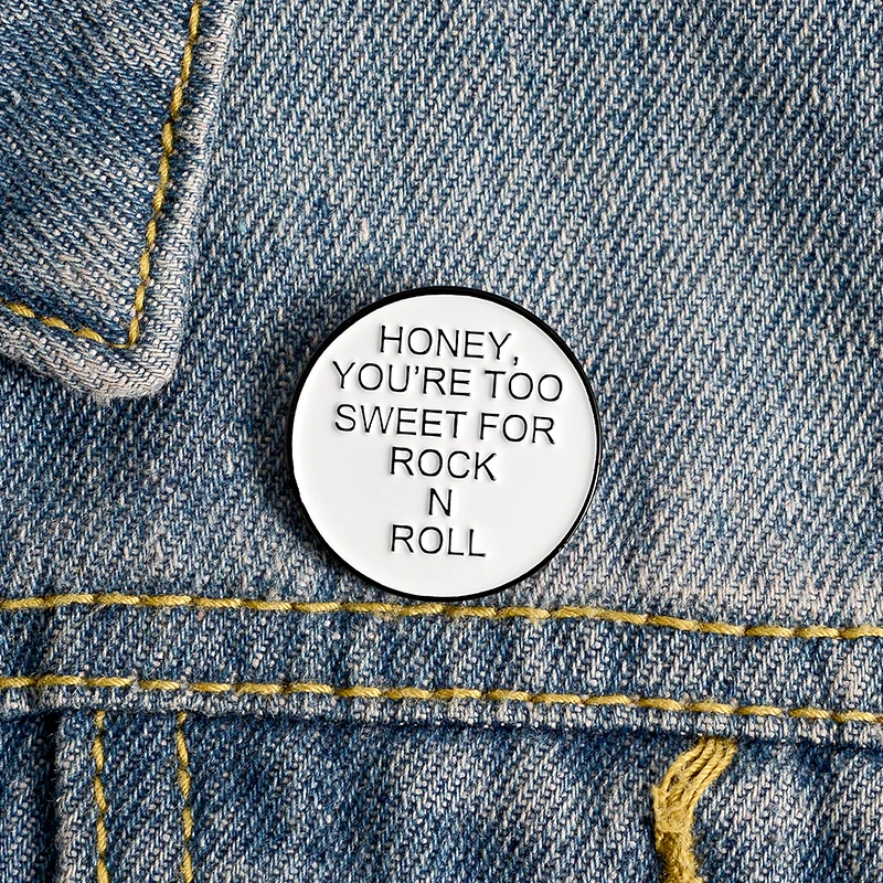 Эмалированная заколка Too Sweet To Rock забавная круглая в стиле рок-н-ролл ювелирные