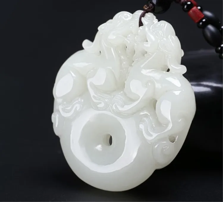 Natural White Jade Pendant Hand-Carved Jadeite Pendants Fashion Necklace for Men Women Charm Jewelry with Chain 
Natural White Jade Pendant Hand-Carved Jadeite Pendants Fashion Necklace for Men Women Charm Jewelry with Chain