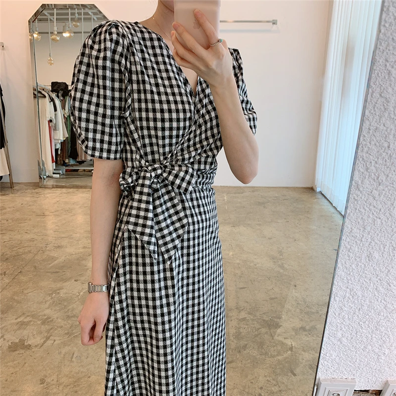 New Temperament Sweet Knotbow Lace-up Belted Dress Women Fashion V Neck Puff Sleeve Tunic Plaid Dress Summer Casual Midi Dresses
New Temperament Sweet Knotbow Lace-up Belted Dress Women Fashion V Neck Puff Sleeve Tunic Plaid Dress Summer Casual Midi Dresses