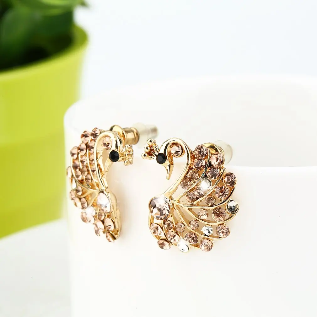 Rhinestone Bridal Stud Earrings for Women Peacock Bird Ear Decoration Ladies Wedding Jewelry Accessories
Rhinestone Bridal Stud Earrings for Women Peacock Bird Ear Decoration Ladies Wedding Jewelry Accessories