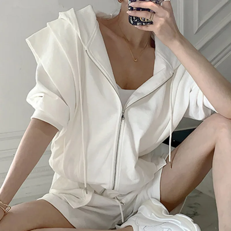 2021 Summer Cotton Tracksuit Women Loose Two Piece Sets Casual Tops and High Waist Short Pants Streetwear 2 Piece Outfits
2021 Summer Cotton Tracksuit Women Loose Two Piece Sets Casual Tops and High Waist Short Pants Streetwear 2 Piece Outfits