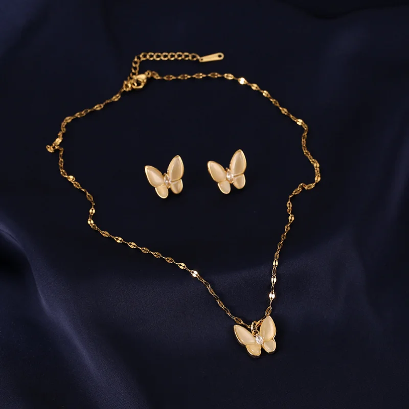 New Titanium Steel Small Butterfly Clavicle Chain Female Temperament Clavicle Chain Female Temperament Wild Popular New Necklace
New Titanium Steel Small Butterfly Clavicle Chain Female Temperament Clavicle Chain Female Temperament Wild Popular New Necklace