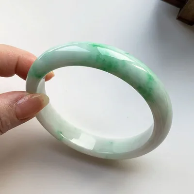 Natural Burmese jadeite light green two-tone 54-64mm bracelet, elegant princess jewelry, best gift for mother and girlfriend
Natural Burmese jadeite light green two-tone 54-64mm bracelet, elegant princess jewelry, best gift for mother and girlfriend