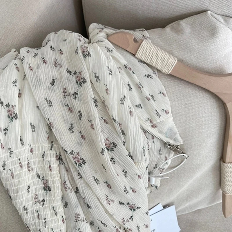 French Temperament Floral Chiffon Shirts Women Summer High Wist Design Long Sleeve Crop Tops Female 2021 Fashion New Clothing
French Temperament Floral Chiffon Shirts Women Summer High Wist Design Long Sleeve Crop Tops Female 2021 Fashion New Clothing