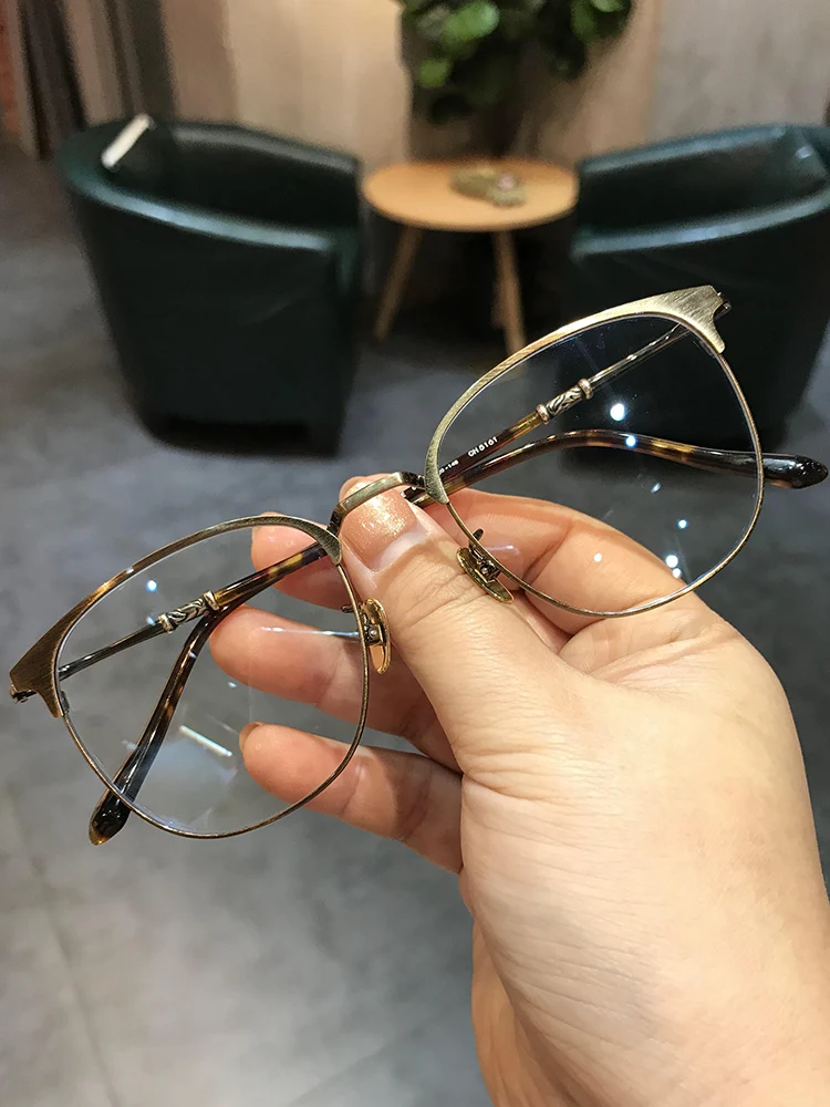 2021 Classic Vintage Titanium Frame For Men And Women Glasses Computer Myopia Lens 140mm
2021 Classic Vintage Titanium Frame For Men And Women Glasses Computer Myopia Lens 140mm