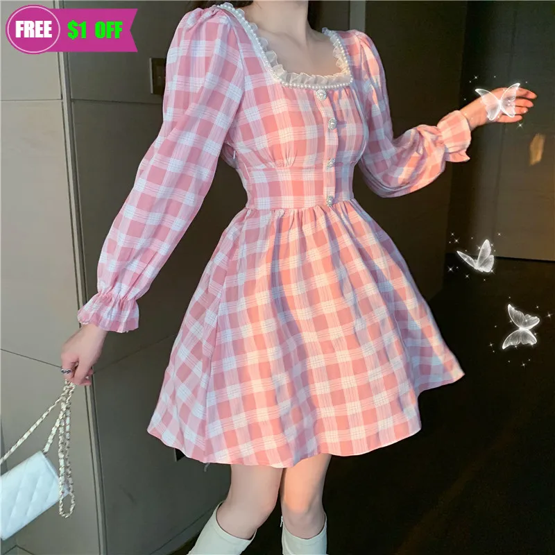 Japanese Autumn Women Mini Lolita Dress Square Collar with Lace Black and Pink Plaid Beading Cute Kawaii Feminine Dress
Japanese Autumn Women Mini Lolita Dress Square Collar with Lace Black and Pink Plaid Beading Cute Kawaii Feminine Dress