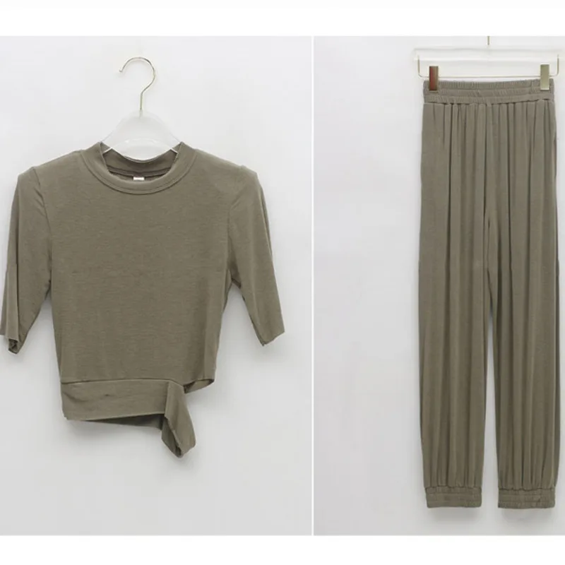 2020 summer Two Piece Set Women O Neck Crop Top and elastic Pants Set Short Sleeve Tracksuit Conjunto Feminino outfits for women
2020 summer Two Piece Set Women O Neck Crop Top and elastic Pants Set Short Sleeve Tracksuit Conjunto Feminino outfits for women