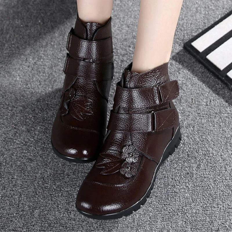 YAERNI Winter Genuine Leather Ladies Ankle Boots Women 2020 Black Flat Flower Waterproof Warm Cowhide Short Snow Boots Female
YAERNI Winter Genuine Leather Ladies Ankle Boots Women 2020 Black Flat Flower Waterproof Warm Cowhide Short Snow Boots Female
