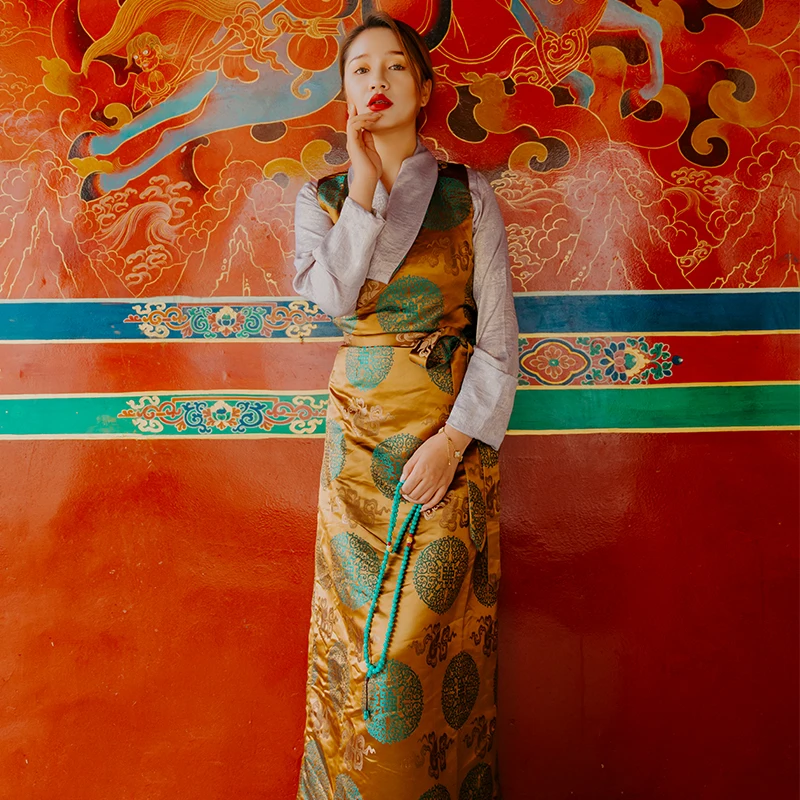 Autumn Tibetan clothing women's XiZang Bola Lhasa new two-piece Tibetan suits unique special high quality
Autumn Tibetan clothing women's XiZang Bola Lhasa new two-piece Tibetan suits unique special high quality