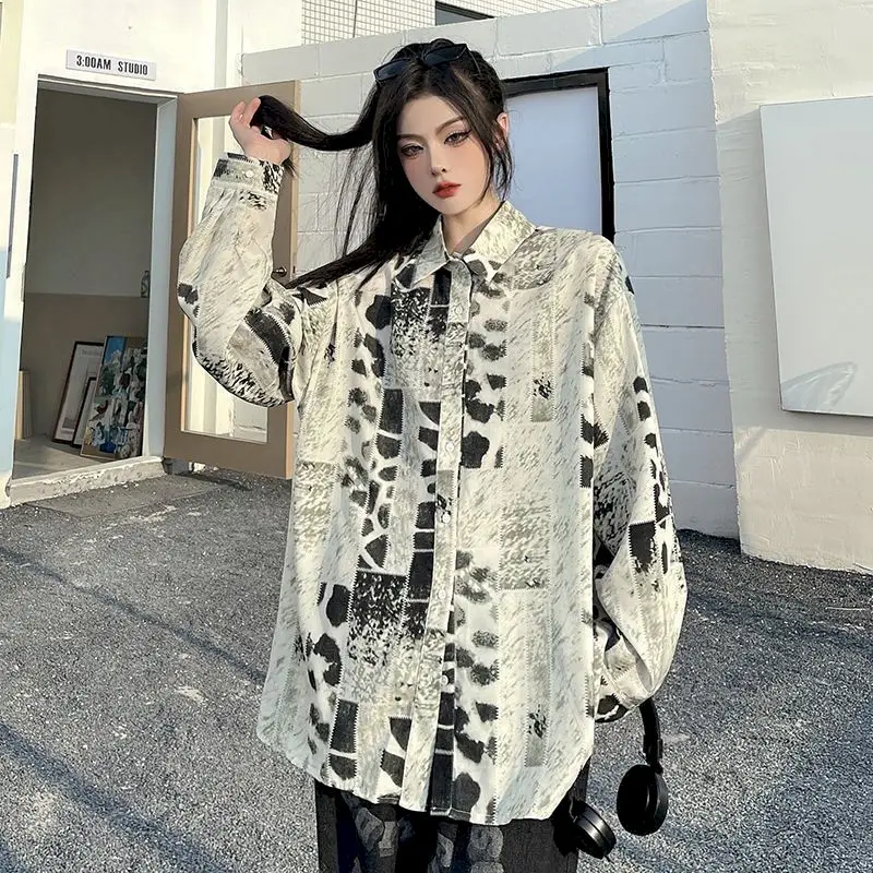 Feamale Harajuku blouse graphic long sleeve shirt autumn new loose Korean vintage oversized unisex top chic gothtic clothes
Feamale Harajuku blouse graphic long sleeve shirt autumn new loose Korean vintage oversized unisex top chic gothtic clothes