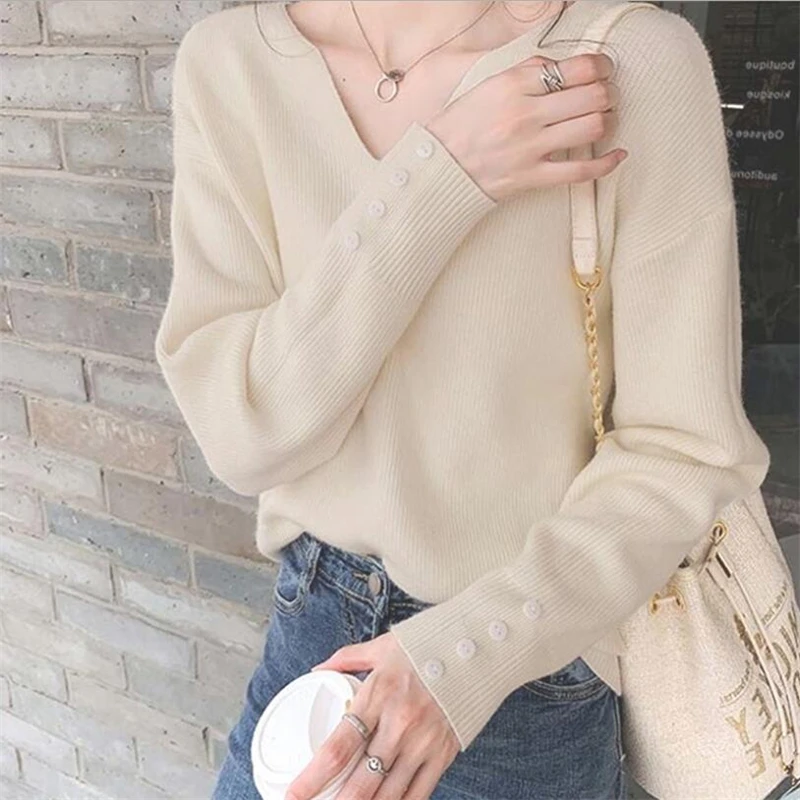 New v-neck Women Sweaters Autumn Winter Tops loose Women Pullover Knitted Sweater Jumper Soft pull femme
New v-neck Women Sweaters Autumn Winter Tops loose Women Pullover Knitted Sweater Jumper Soft pull femme