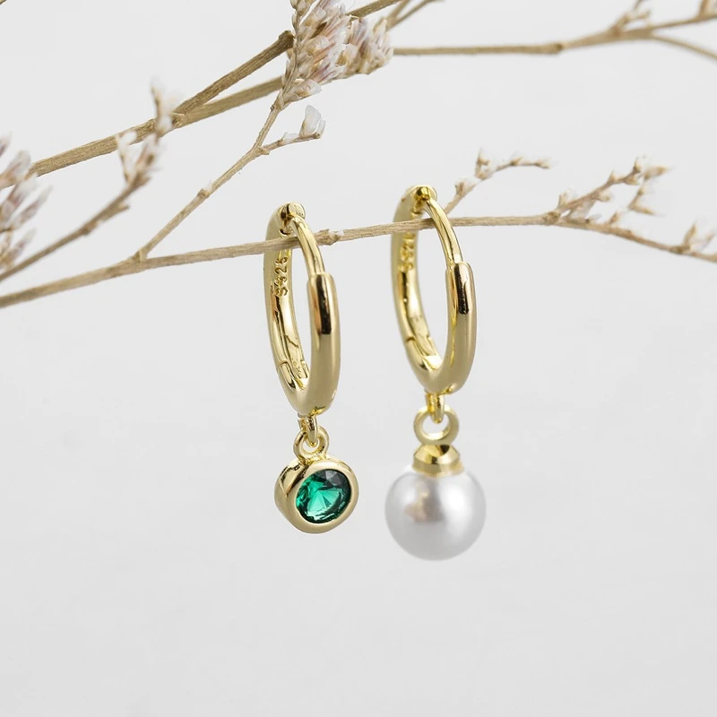 Hot Selling Elegant Pearl Green Zircon Earrings New Trendy Simple Temperament Fresh Elegant High Quality Women's Accessories
Hot Selling Elegant Pearl Green Zircon Earrings New Trendy Simple Temperament Fresh Elegant High Quality Women's Accessories