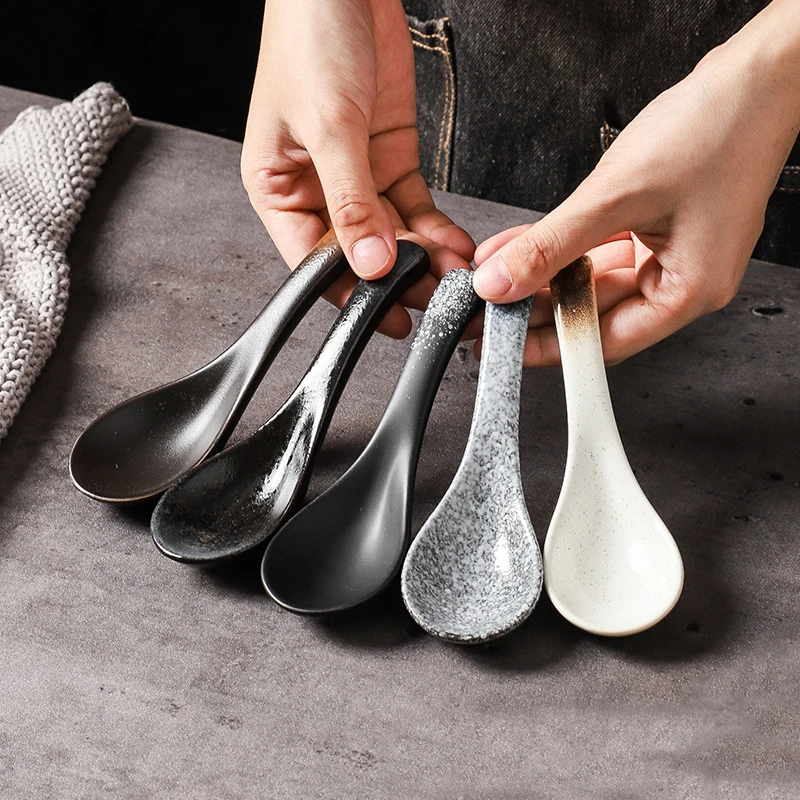 1Pcs Japanese Ceramic Spoon Kitchen Cooking Utensil Tool Soup Teaspoon Catering For Kicthen Household spoon
1Pcs Japanese Ceramic Spoon Kitchen Cooking Utensil Tool Soup Teaspoon Catering For Kicthen Household spoon