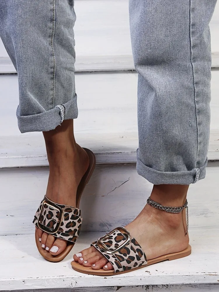 Summer New Fashion Leopard Hasp Women Slippers Fashion Upper Decoration Flat Heel Peep Toe Fashion Elegant Beach Outdoor Slides
Summer New Fashion Leopard Hasp Women Slippers Fashion Upper Decoration Flat Heel Peep Toe Fashion Elegant Beach Outdoor Slides