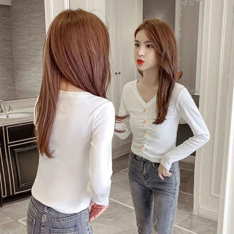 New Wholesale Spring Autumn Fashion Women Sexy V Collar Wrinkle Button Solid Color Loose Long Sleeve Simple Wild T-Shirt
New Wholesale Spring Autumn Fashion Women Sexy V Collar Wrinkle Button Solid Color Loose Long Sleeve Simple Wild T-Shirt