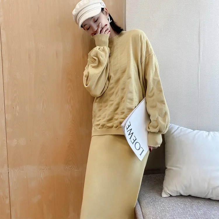 2021 Autumn Korean Casual Elegant Round Neck Pleated Knitted Sweater + High Waist Bag Hip Skirt Two Piece Set Костюмы с юбкой
2021 Autumn Korean Casual Elegant Round Neck Pleated Knitted Sweater + High Waist Bag Hip Skirt Two Piece Set Костюмы с юбкой
