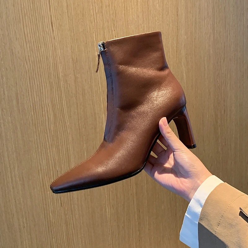 2020 Winter Autumn Genuine Leather Ladies Ankle Boots Zipper high Heels boots woman Newest Party Wedding Shoes Woman
2020 Winter Autumn Genuine Leather Ladies Ankle Boots Zipper high Heels boots woman Newest Party Wedding Shoes Woman