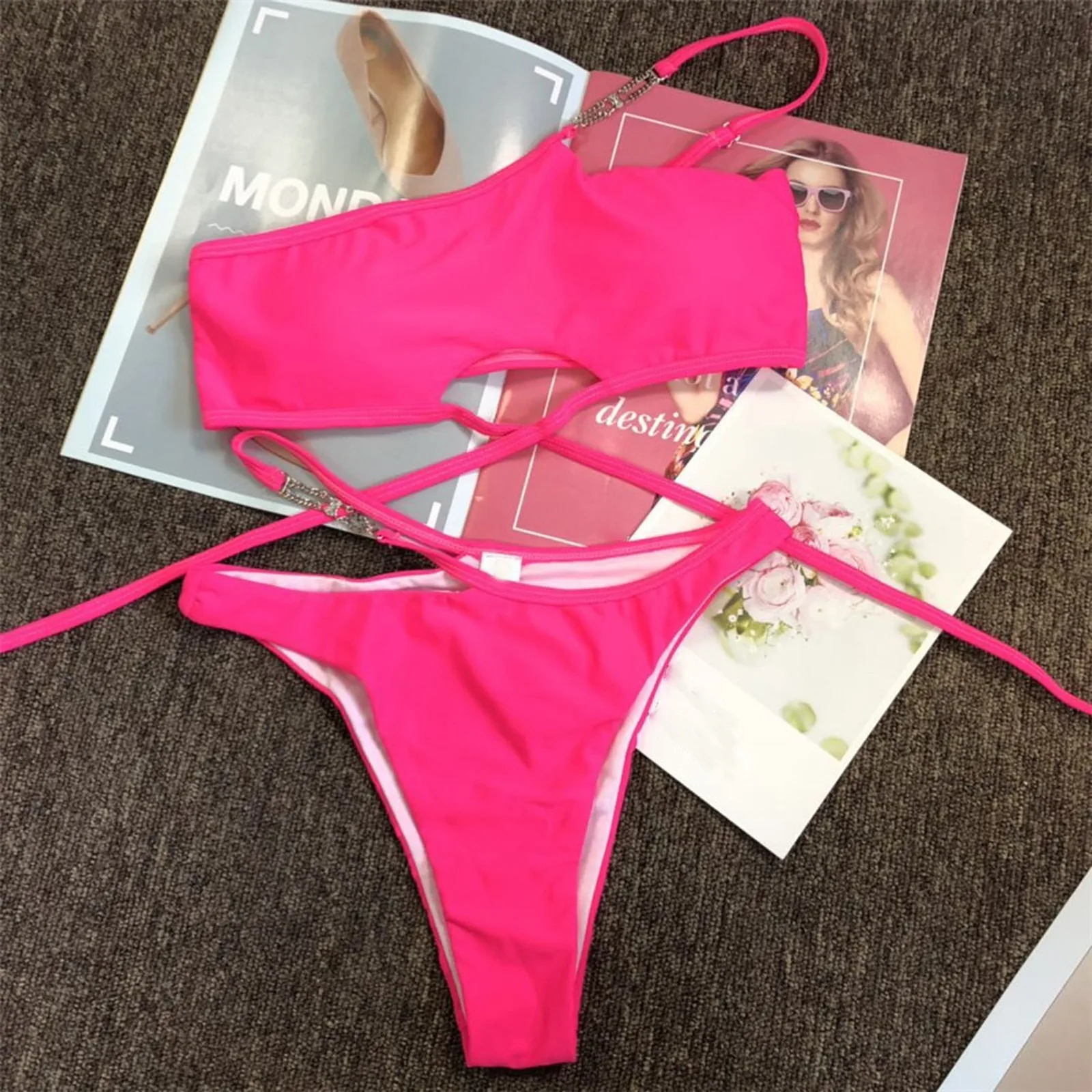 Bandage Cut Out Swimsuit Women Swimwear Sexy Bikini Chest Cross Solid Shoulder Strap Split Bikinis Set Push Up Swim Bathing Suit
Bandage Cut Out Swimsuit Women Swimwear Sexy Bikini Chest Cross Solid Shoulder Strap Split Bikinis Set Push Up Swim Bathing Suit