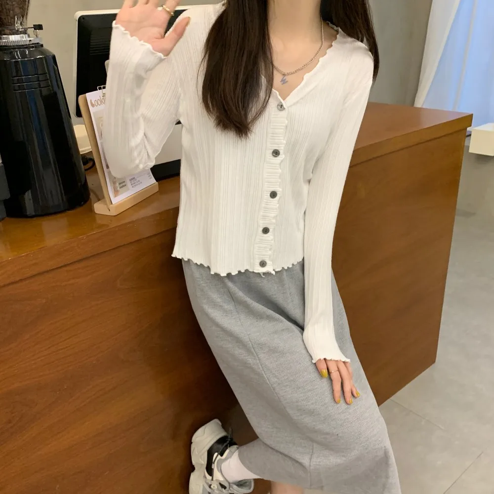 Новинка Осень-зима 2021, вязаный свитер в корейском ретро-стиле с кроликом и флисовой подкладкой, свитер, маленький кардиган, женский тренд
Новинка Осень-зима 2021, вязаный свитер в корейском ретро-стиле с кроликом и флисовой подкладкой, свитер, маленький кардиган, женский тренд