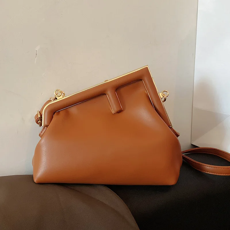 Сумка премиум-класса для пельменей, модная простая Осенняя женская сумка-мессенджер черного и кофейного цвета в стиле ретро, новинка 2021, сум...
Сумка премиум-класса для пельменей, модная простая Осенняя женская сумка-мессенджер черного и кофейного цвета в стиле ретро, новинка 2021, сум...